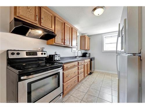 34 Lawrence Street, Brantford, ON - Indoor Photo Showing Laundry Room