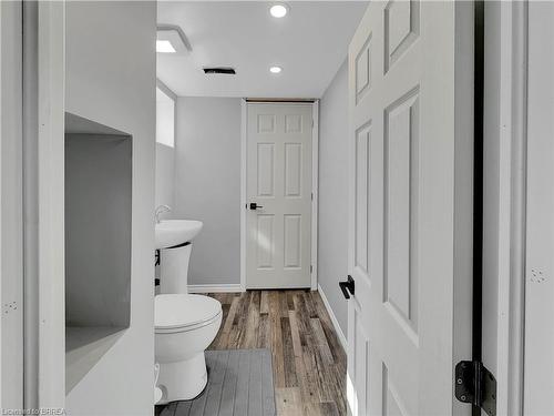 550 Cockshutt Road, Oakland, ON - Indoor Photo Showing Bathroom