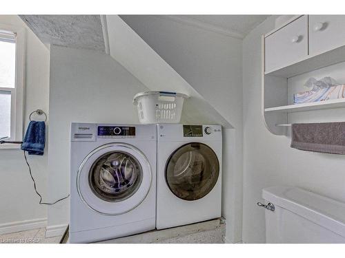 570 Henry Street, Woodstock, ON - Indoor Photo Showing Laundry Room