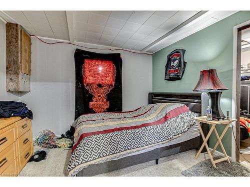 570 Henry Street, Woodstock, ON - Indoor Photo Showing Bedroom