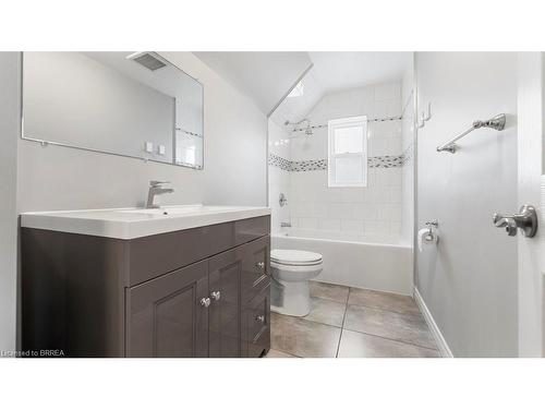 19 Aberdeen Avenue, Brantford, ON - Indoor Photo Showing Bathroom