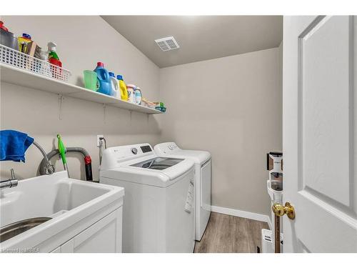 55 Lovell Crescent, Brantford, ON - Indoor Photo Showing Laundry Room