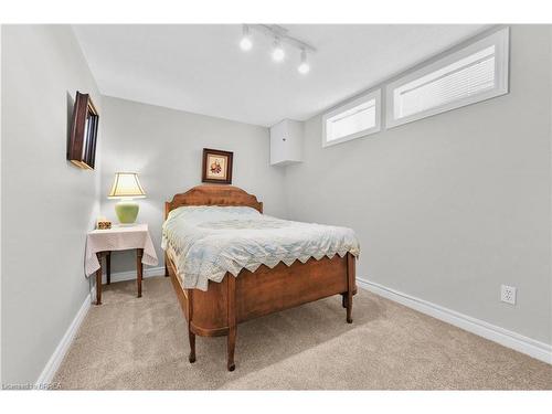 68 Devon Street, Brantford, ON - Indoor Photo Showing Bedroom