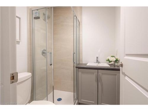 304-11 Queen Street, Brantford, ON - Indoor Photo Showing Bathroom