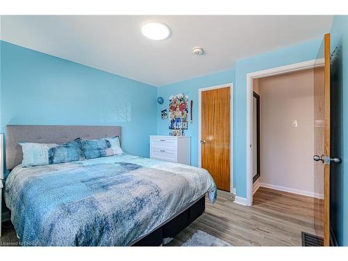182 Delmar Drive, Hamilton, ON - Indoor Photo Showing Bedroom