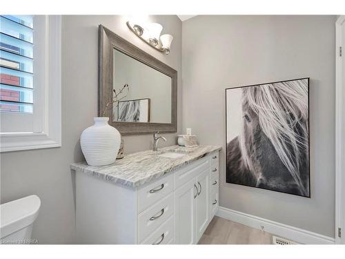 53 Herbert Street, Brantford, ON - Indoor Photo Showing Bathroom