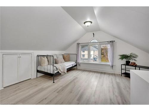 83 Park Avenue, Cambridge, ON - Indoor Photo Showing Bedroom
