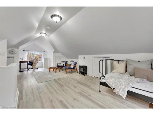 83 Park Avenue, Cambridge, ON - Indoor Photo Showing Bedroom
