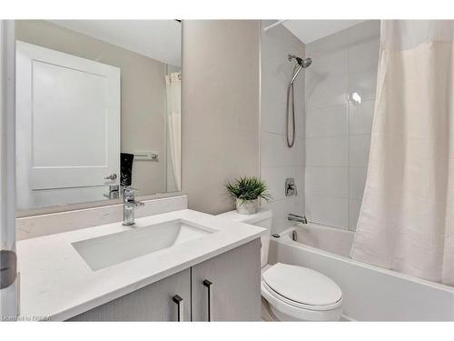 1415-15 Queen Street S, Hamilton, ON - Indoor Photo Showing Bathroom
