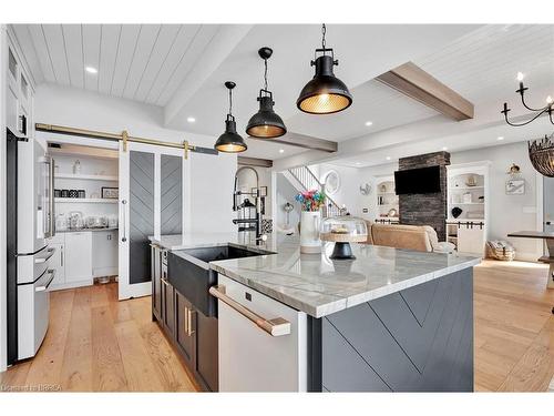 33 Cedar Drive, Turkey Point, ON - Indoor Photo Showing Kitchen With Upgraded Kitchen