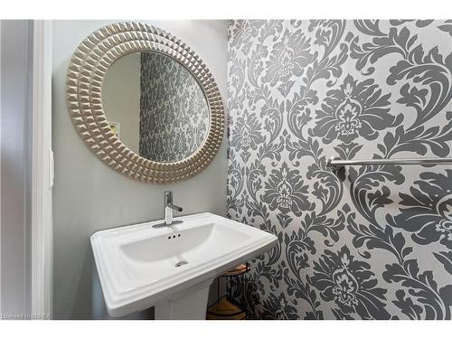 8 Lorne Card Drive, Paris, ON - Indoor Photo Showing Bathroom
