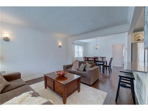 38 Abigail Avenue, Brantford, ON - Indoor Photo Showing Living Room