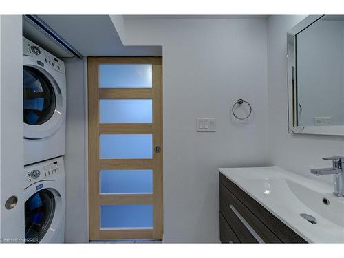 38 Abigail Avenue, Brantford, ON - Indoor Photo Showing Laundry Room