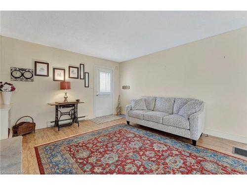 73 Franklin Street, Brantford, ON - Indoor Photo Showing Living Room