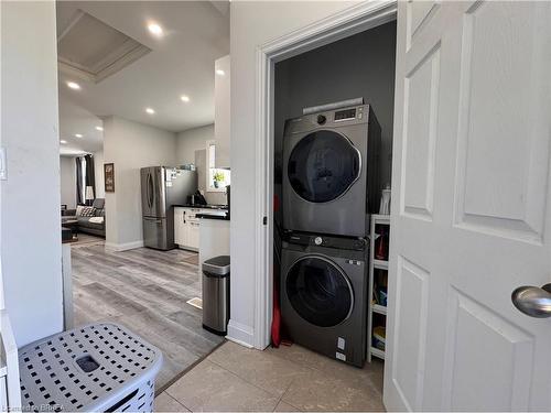 549 Waterloo Street, Hamilton, ON - Indoor Photo Showing Laundry Room