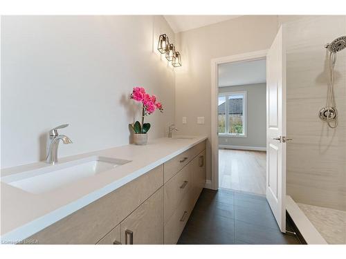 107 Judd Drive, Simcoe, ON - Indoor Photo Showing Bathroom