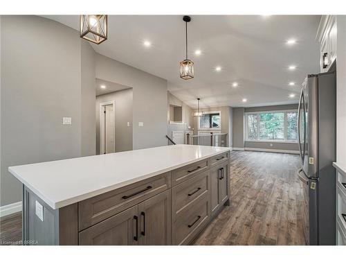 33 Vanrooy Trail, Waterford, ON - Indoor Photo Showing Kitchen With Upgraded Kitchen