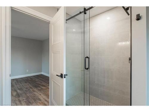 33 Vanrooy Trail, Waterford, ON - Indoor Photo Showing Bathroom