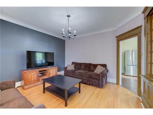352 Dalhousie Street, Brantford, ON - Indoor Photo Showing Living Room