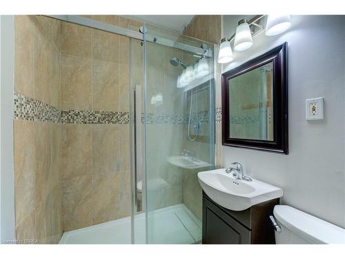 352 Dalhousie Street, Brantford, ON - Indoor Photo Showing Bathroom