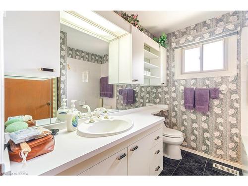 34 Westbrier Knoll, Brantford, ON - Indoor Photo Showing Bathroom