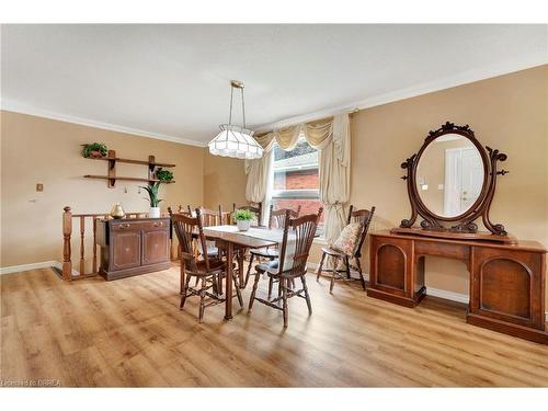 6-20 Courtland Drive, Brantford, ON - Indoor Photo Showing Dining Room