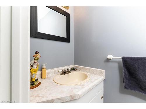 667B West Street, Brantford, ON - Indoor Photo Showing Bathroom