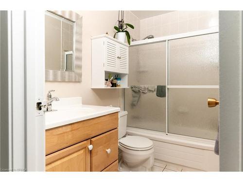 667B West Street, Brantford, ON - Indoor Photo Showing Bathroom