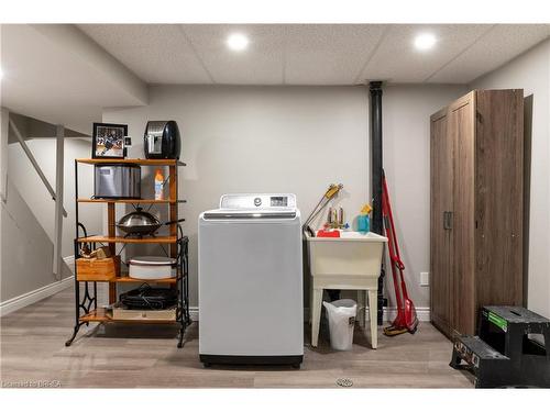667B West Street, Brantford, ON - Indoor Photo Showing Laundry Room