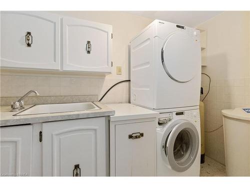 2-164 Paris Road, Brantford, ON - Indoor Photo Showing Laundry Room