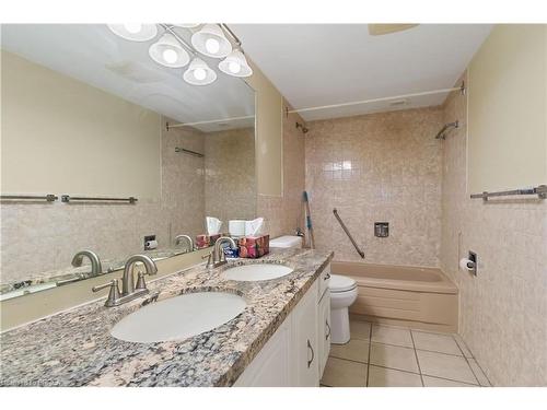 2-164 Paris Road, Brantford, ON - Indoor Photo Showing Bathroom