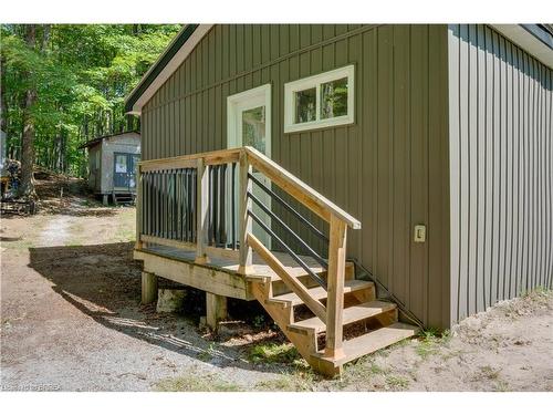 2122 Trapper'S Trail Road, Haliburton, ON - Outdoor With Exterior