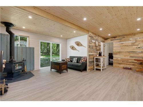 2122 Trapper'S Trail Road, Haliburton, ON - Indoor With Fireplace