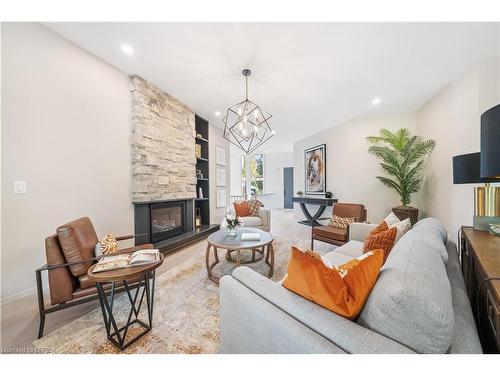 141 Parkside Drive, Brantford, ON - Indoor Photo Showing Living Room With Fireplace