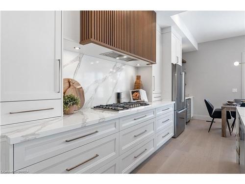 153 Parkside Drive, Brantford, ON - Indoor Photo Showing Kitchen