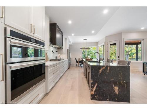 151 Parkside Drive, Brantford, ON - Indoor Photo Showing Kitchen With Upgraded Kitchen