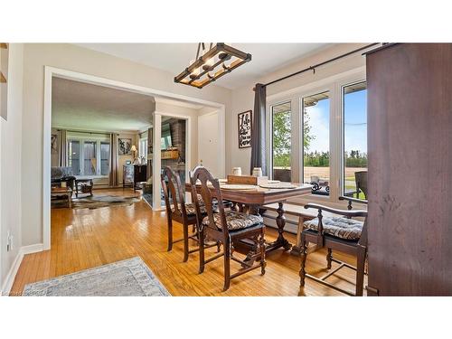 1039 St John'S Road W, Walsh, ON - Indoor Photo Showing Dining Room