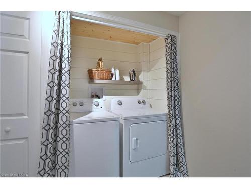 2 Graystone Court, Paris, ON - Indoor Photo Showing Laundry Room