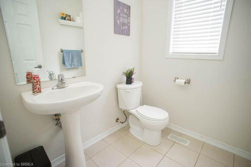 61 Cheevers Road, Brantford, ON - Indoor Photo Showing Bathroom