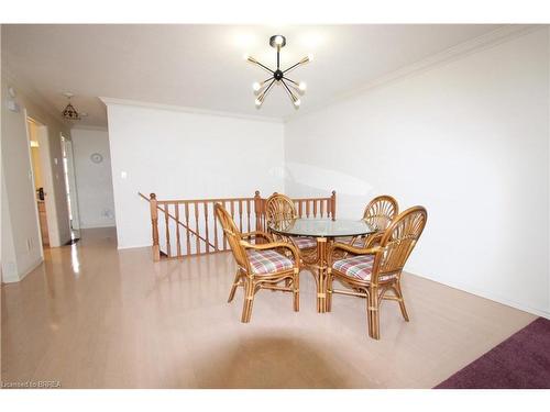17-20 Courtland Drive, Brantford, ON - Indoor Photo Showing Dining Room