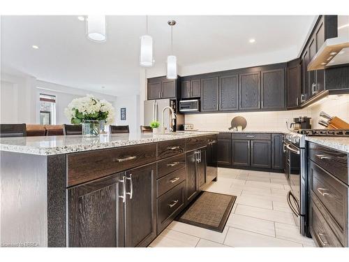 209 Woodway Trail, Simcoe, ON - Indoor Photo Showing Kitchen With Upgraded Kitchen