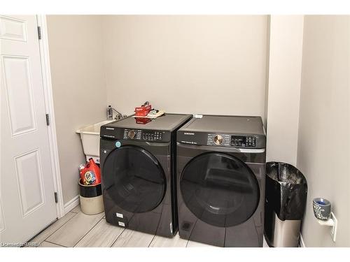 209 Woodway Trail, Simcoe, ON - Indoor Photo Showing Laundry Room