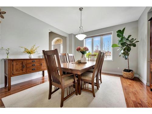 27 Pinehill Drive, Brantford, ON - Indoor Photo Showing Dining Room