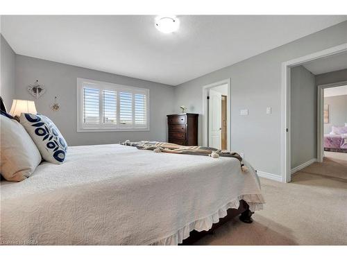 27 Pinehill Drive, Brantford, ON - Indoor Photo Showing Bedroom