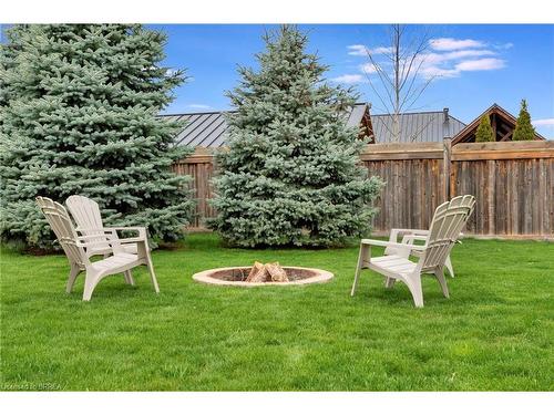 27 Pinehill Drive, Brantford, ON - Outdoor With Backyard