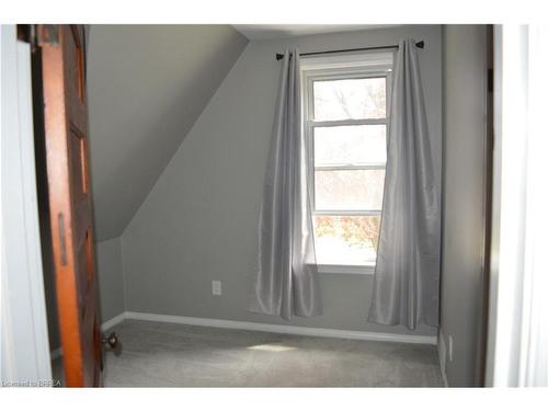 18 Robinson Street S, Grimsby, ON - Indoor Photo Showing Other Room