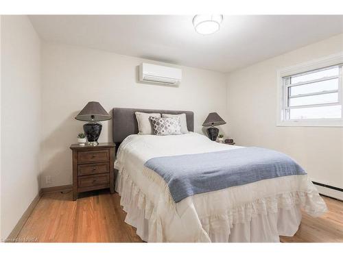 36 Mohawk Drive, St. Catharines, ON - Indoor Photo Showing Bedroom