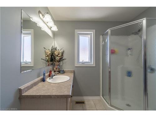 27 Landon Avenue, Simcoe, ON - Indoor Photo Showing Bathroom