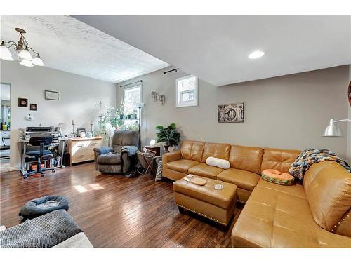275 Grand River Avenue, Brantford, ON - Indoor Photo Showing Living Room