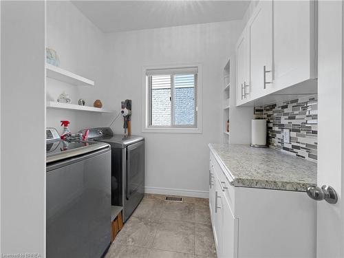 3 Heath Street, Brantford, ON - Indoor Photo Showing Laundry Room